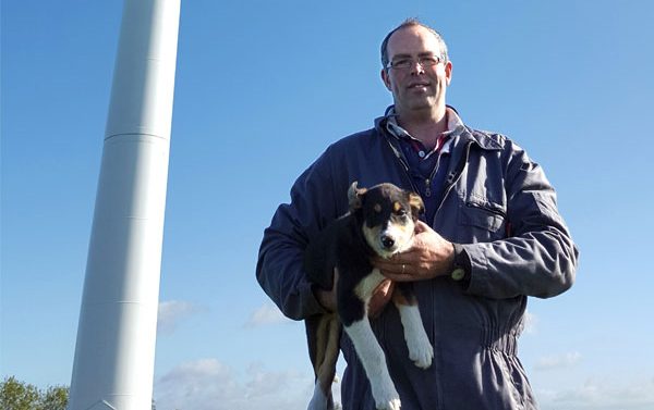 Thomas Kelso is a busy man. In addition to running a farm, he is involved in the world of wind, and owns two Vestas wind turbines.