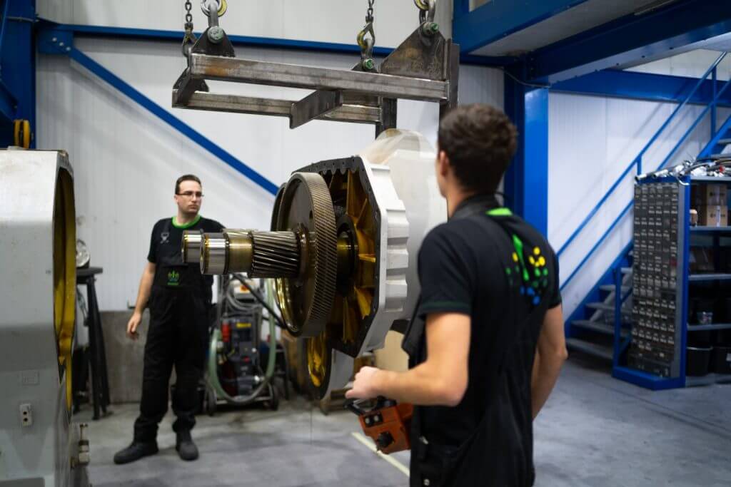 We zijn specialisten in reparatie en revisie van tandwielkasten. Het adres voor revisie in de maritieme wereld, windenergie en industrie.
